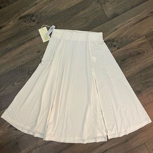 Aritzia Wilfred beach skirt light birch XS NEW
